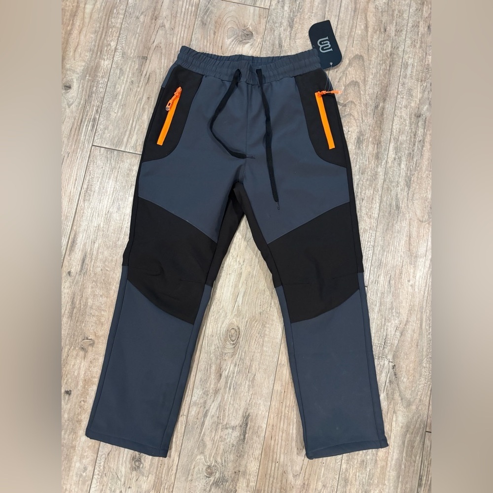Boys NEW Gray and Black Athletic Ski Pants Size Small (8-9)